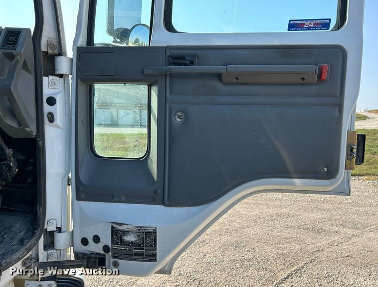 image for item DQ0944 2004 Sterling SC-8000  street sweeper truck