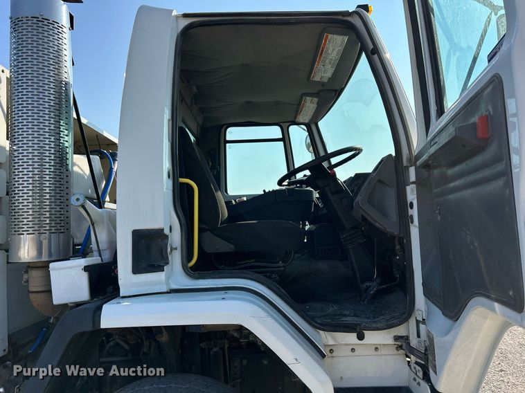 image for item DQ0944 2004 Sterling SC-8000  street sweeper truck