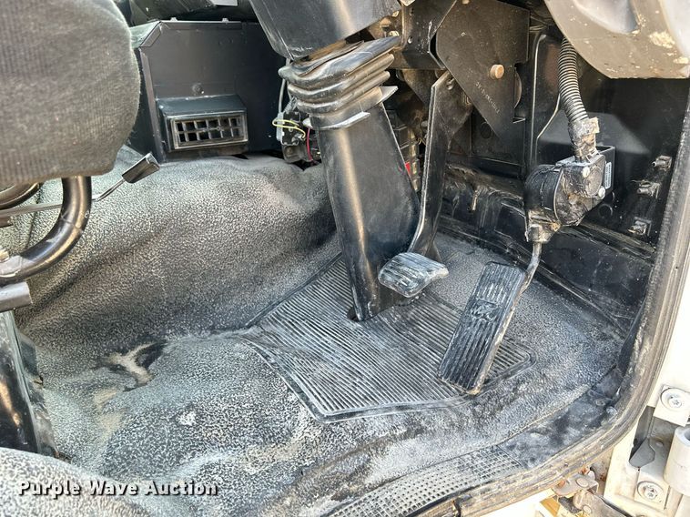 image for item DQ0944 2004 Sterling SC-8000  street sweeper truck