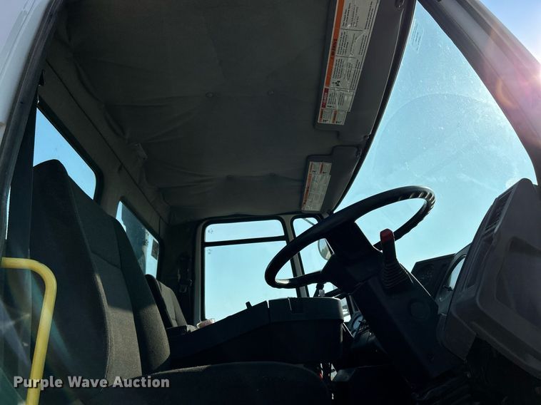 image for item DQ0944 2004 Sterling SC-8000  street sweeper truck