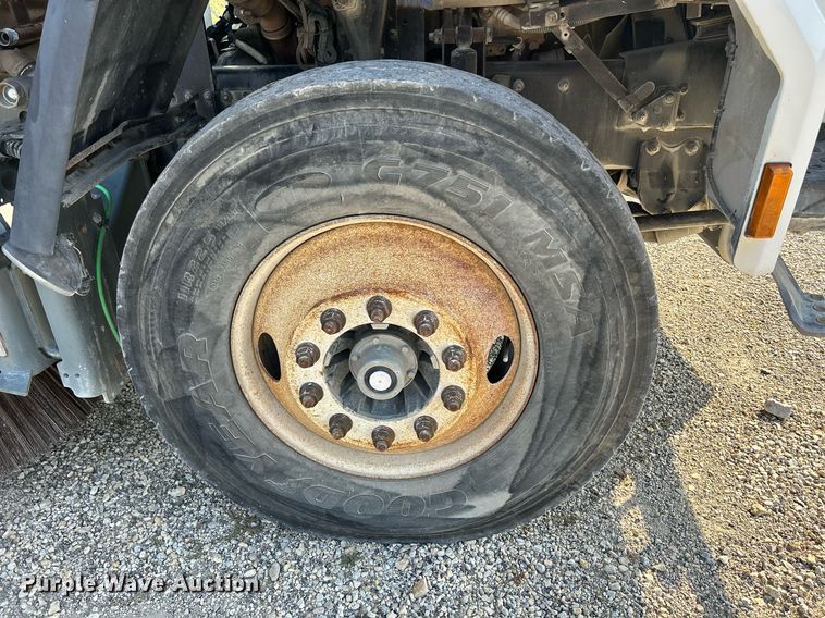 image for item DQ0944 2004 Sterling SC-8000  street sweeper truck