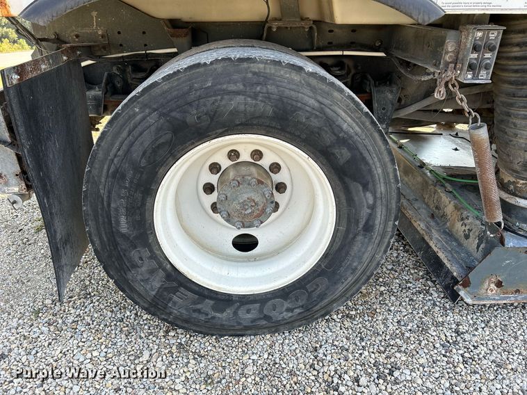 image for item DQ0944 2004 Sterling SC-8000  street sweeper truck