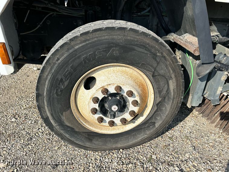 image for item DQ0944 2004 Sterling SC-8000  street sweeper truck