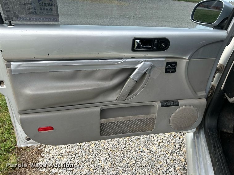 image for item DQ0950 2002 Volkswagen New Beetle