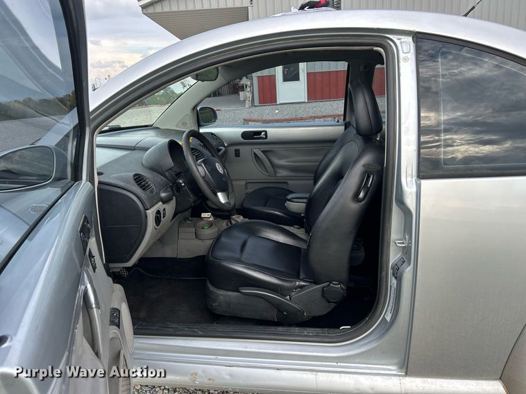 image for item DQ0950 2002 Volkswagen New Beetle