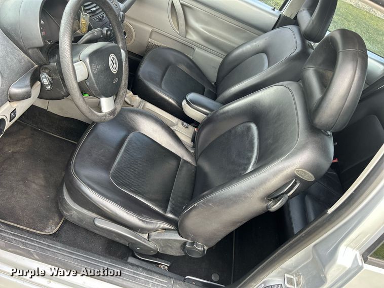 image for item DQ0950 2002 Volkswagen New Beetle