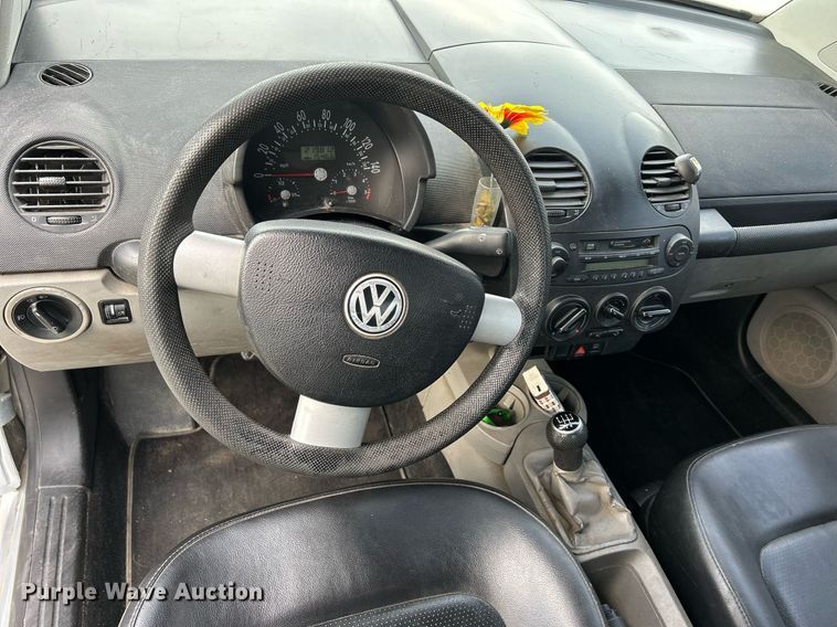 image for item DQ0950 2002 Volkswagen New Beetle
