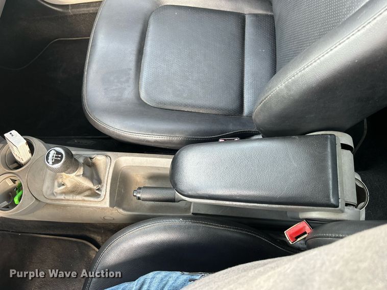 image for item DQ0950 2002 Volkswagen New Beetle