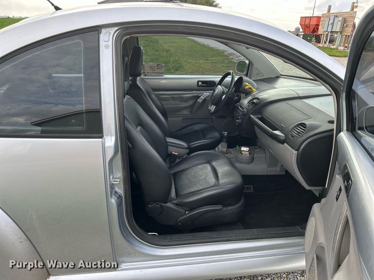 image for item DQ0950 2002 Volkswagen New Beetle