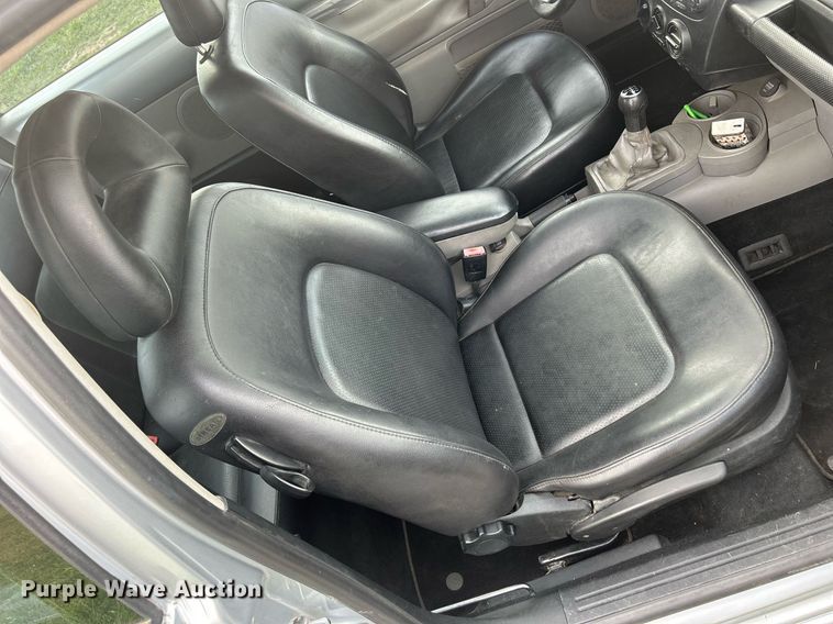 image for item DQ0950 2002 Volkswagen New Beetle