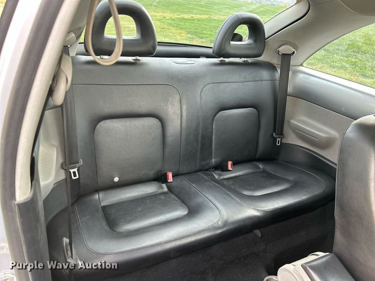 image for item DQ0950 2002 Volkswagen New Beetle