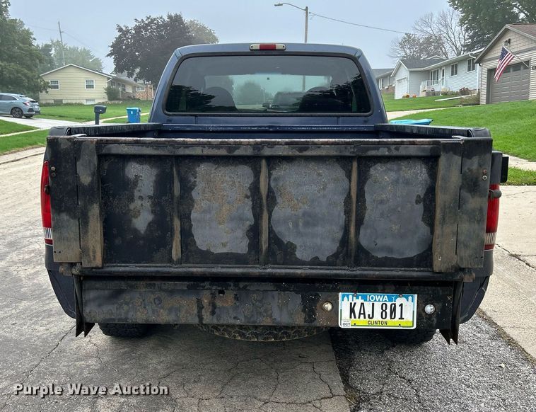 image for item DQ0956 2004 Ford F250 Super Duty XL  SuperCab pickup truck