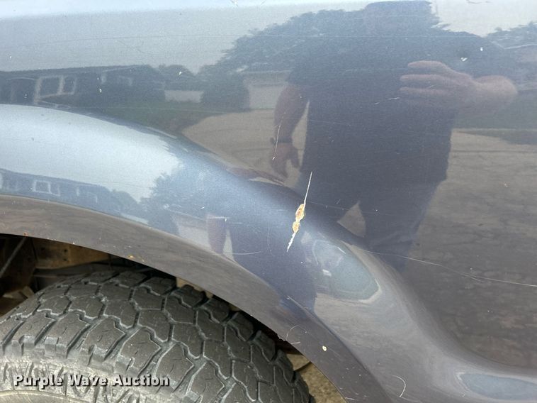 image for item DQ0956 2004 Ford F250 Super Duty XL  SuperCab pickup truck