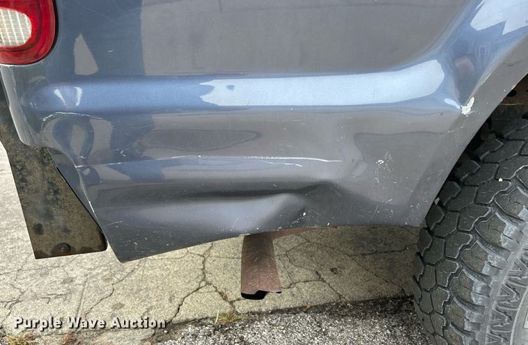 image for item DQ0956 2004 Ford F250 Super Duty XL  SuperCab pickup truck