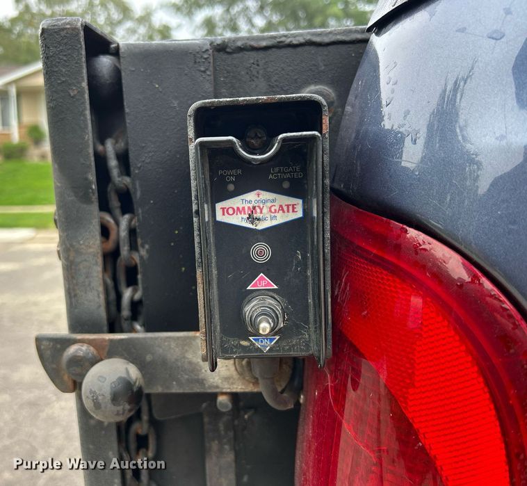 image for item DQ0956 2004 Ford F250 Super Duty XL  SuperCab pickup truck