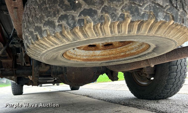 image for item DQ0956 2004 Ford F250 Super Duty XL  SuperCab pickup truck