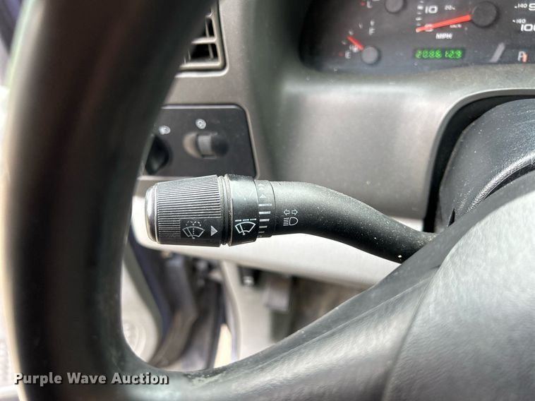 image for item DQ0956 2004 Ford F250 Super Duty XL  SuperCab pickup truck