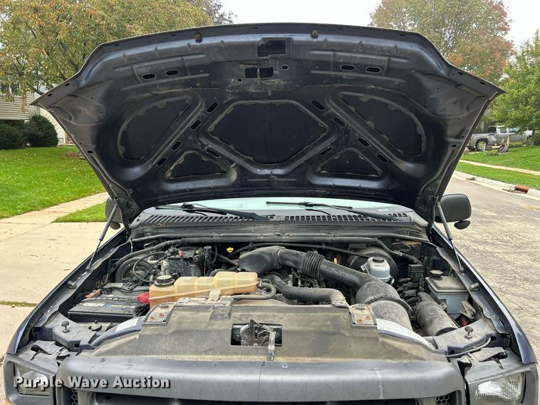 image for item DQ0956 2004 Ford F250 Super Duty XL  SuperCab pickup truck