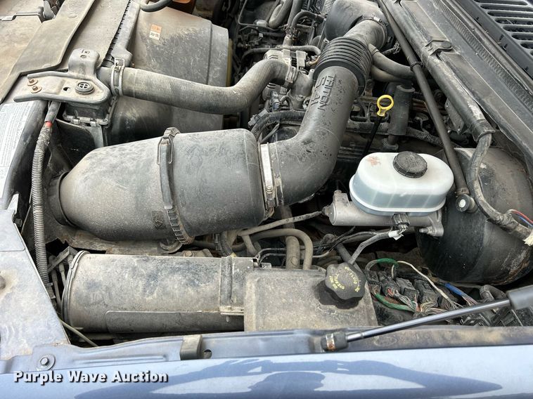 image for item DQ0956 2004 Ford F250 Super Duty XL  SuperCab pickup truck