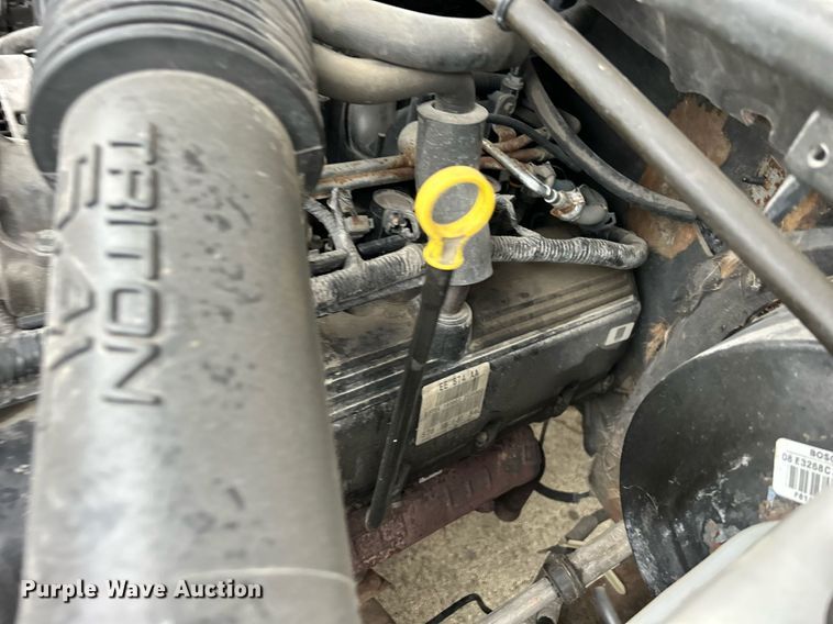 image for item DQ0956 2004 Ford F250 Super Duty XL  SuperCab pickup truck