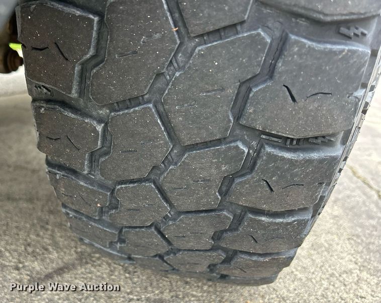 image for item DQ0956 2004 Ford F250 Super Duty XL  SuperCab pickup truck