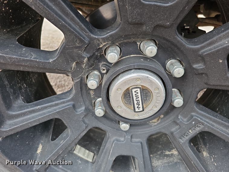 image for item DQ1147 2004 Ford F250 Super Duty Lariat  Crew Cab flatbed pickup truck