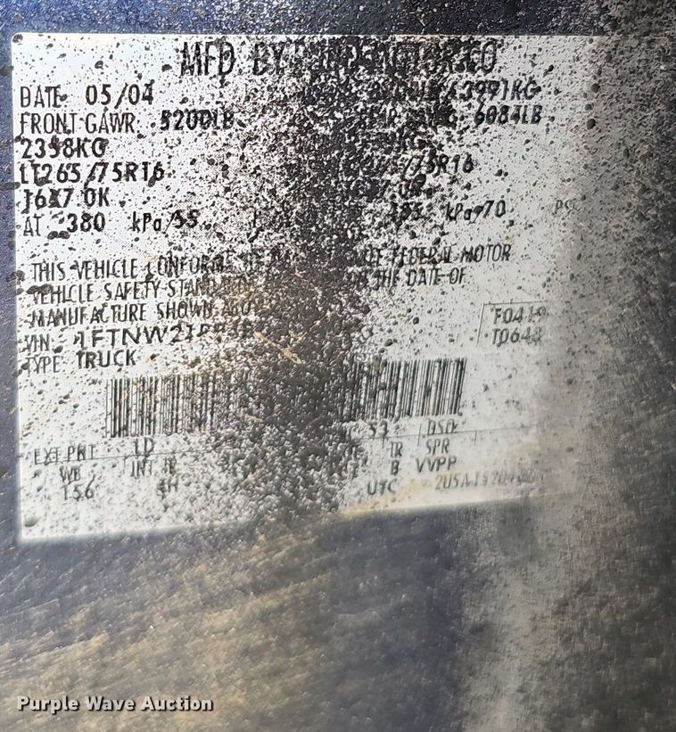 image for item DQ1147 2004 Ford F250 Super Duty Lariat  Crew Cab flatbed pickup truck