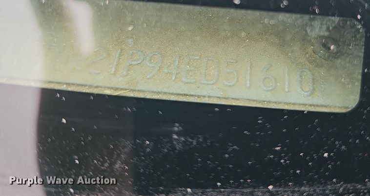 image for item DQ1147 2004 Ford F250 Super Duty Lariat  Crew Cab flatbed pickup truck