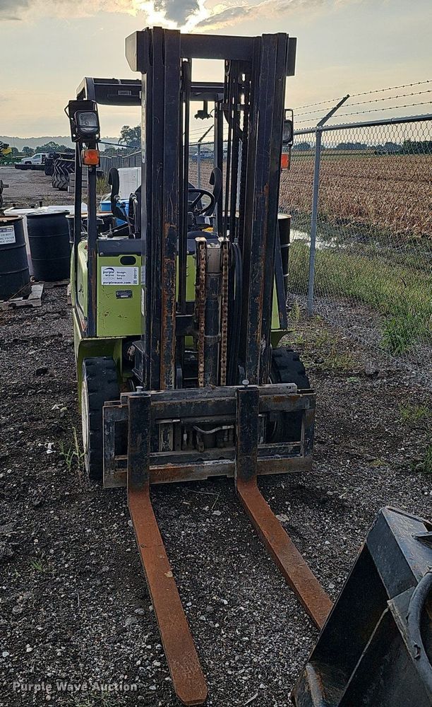 image for item DQ1151 Clark CMP 20L  forklift
