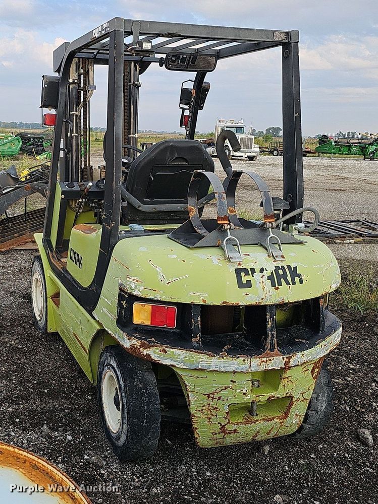 image for item DQ1151 Clark CMP 20L  forklift