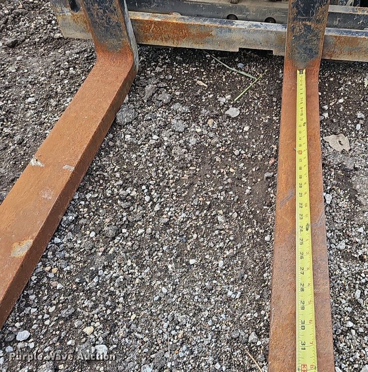 image for item DQ1151 Clark CMP 20L  forklift