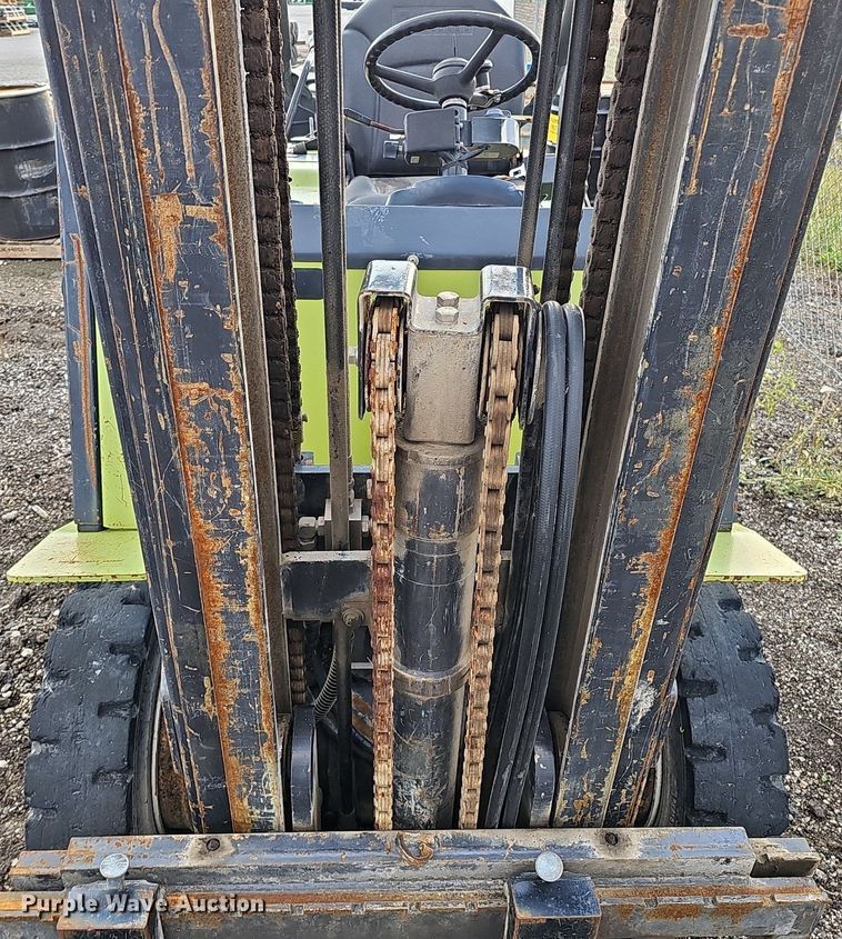image for item DQ1151 Clark CMP 20L  forklift