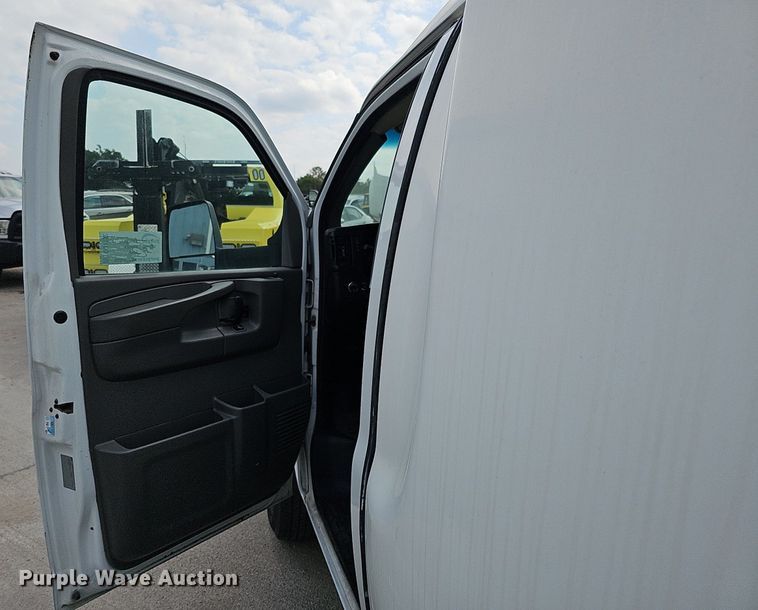 image for item DQ1152 2012 Chevrolet Express 3500  van