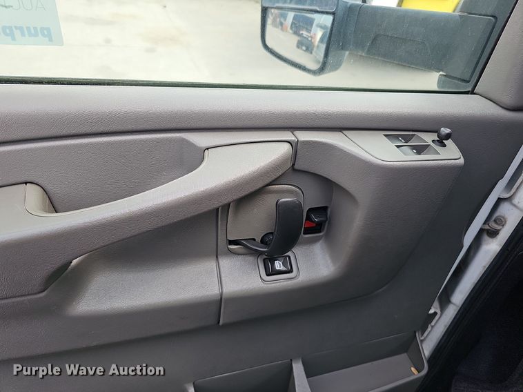 image for item DQ1152 2012 Chevrolet Express 3500  van