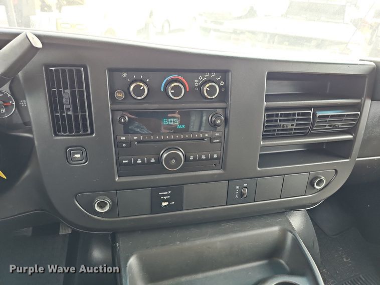 image for item DQ1152 2012 Chevrolet Express 3500  van