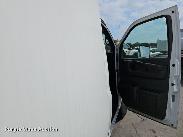 image for item DQ1152 2012 Chevrolet Express 3500  van