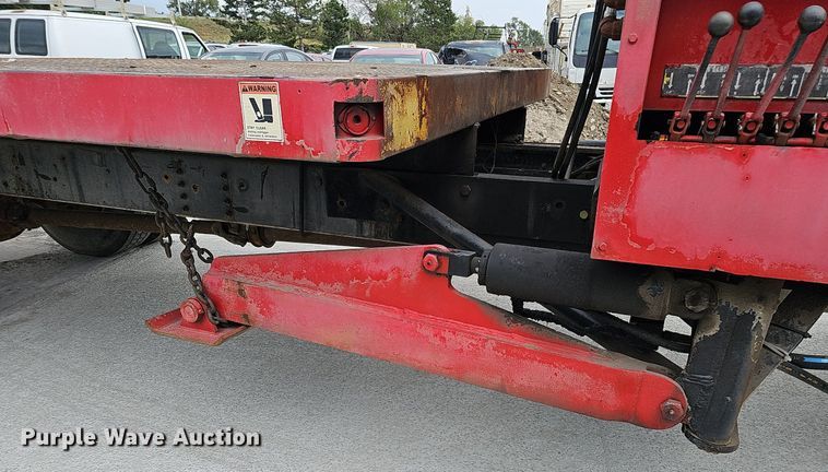 image for item DQ1153 2001  Chevrolet C6500  boom lift  truck