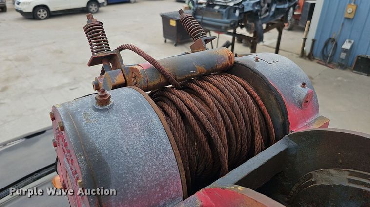 image for item DQ1153 2001  Chevrolet C6500  boom lift  truck