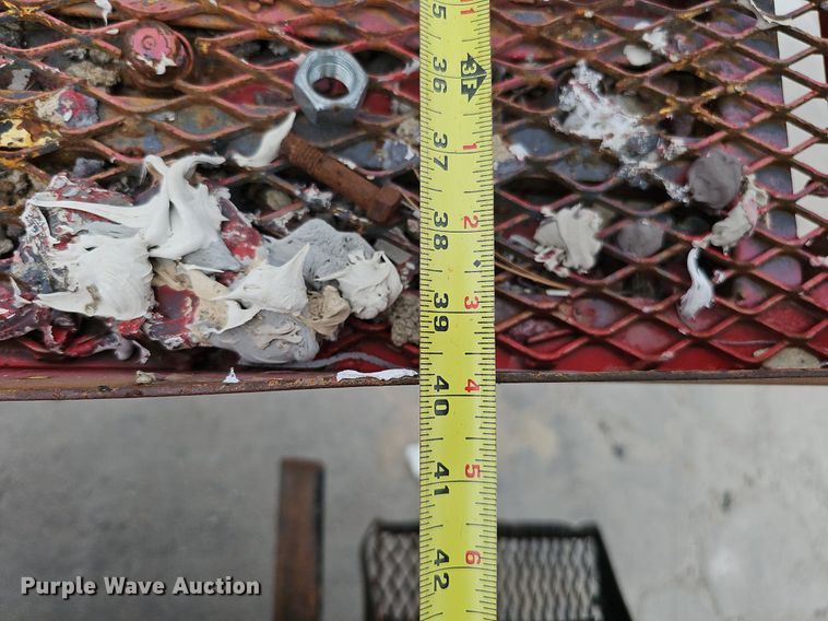 image for item DQ1153 2001  Chevrolet C6500  boom lift  truck