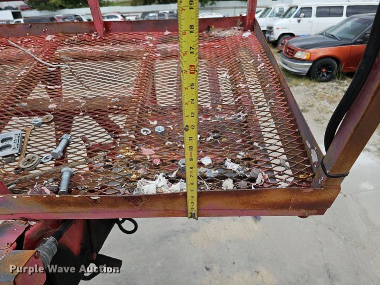 image for item DQ1153 2001  Chevrolet C6500  boom lift  truck