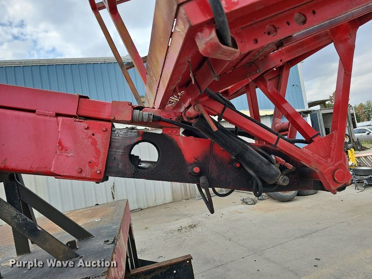 image for item DQ1153 2001  Chevrolet C6500  boom lift  truck