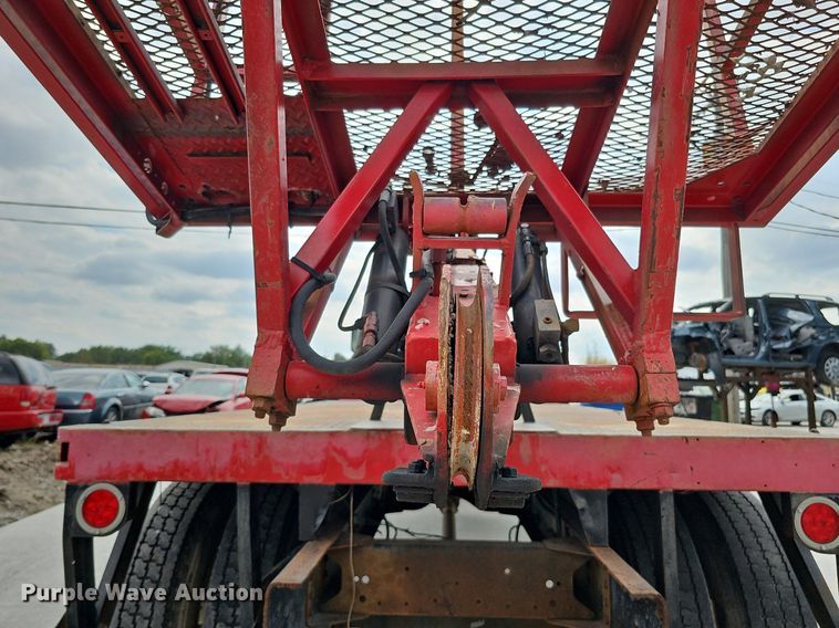 image for item DQ1153 2001  Chevrolet C6500  boom lift  truck