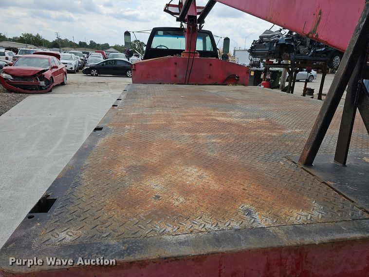 image for item DQ1153 2001  Chevrolet C6500  boom lift  truck