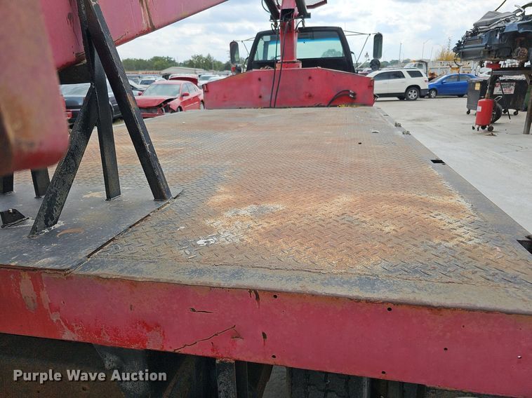 image for item DQ1153 2001  Chevrolet C6500  boom lift  truck