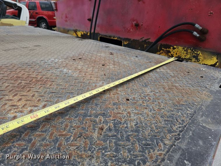 image for item DQ1153 2001  Chevrolet C6500  boom lift  truck