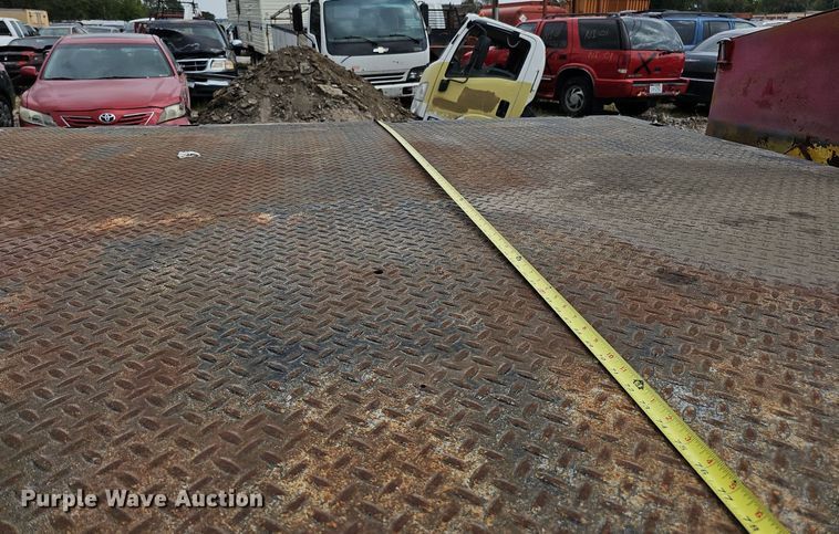 image for item DQ1153 2001  Chevrolet C6500  boom lift  truck