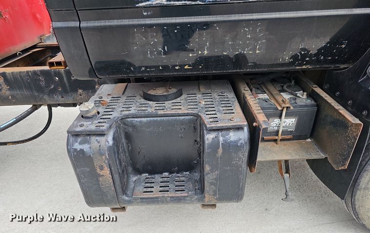 image for item DQ1153 2001  Chevrolet C6500  boom lift  truck