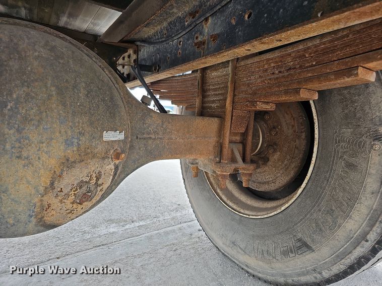 image for item DQ1153 2001  Chevrolet C6500  boom lift  truck