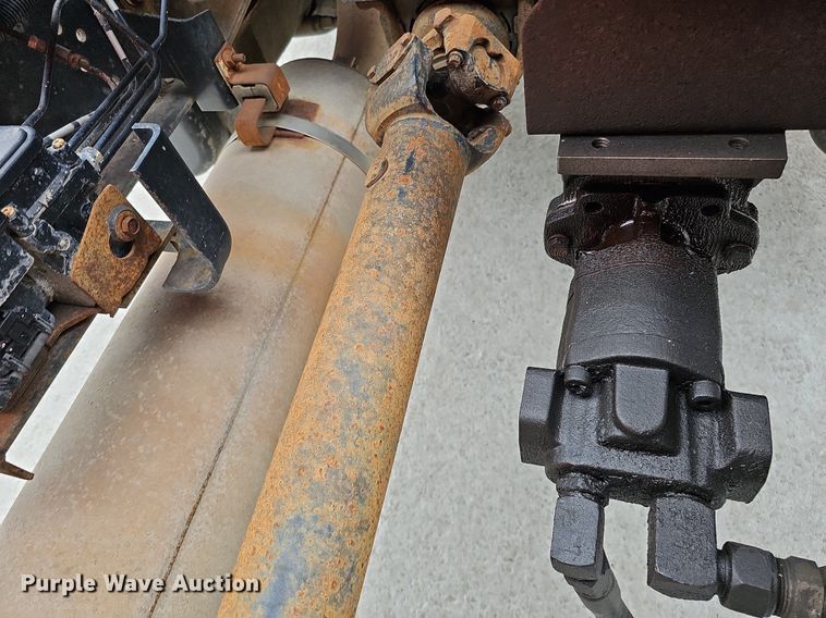 image for item DQ1153 2001  Chevrolet C6500  boom lift  truck