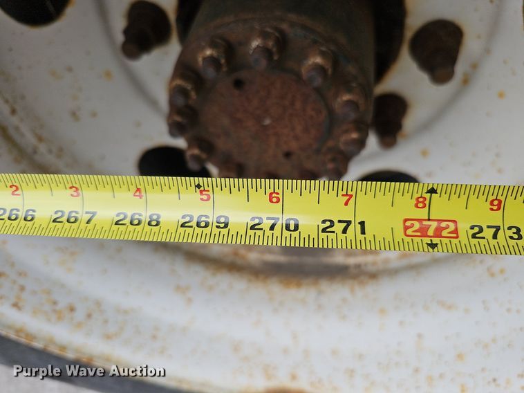 image for item DQ1153 2001  Chevrolet C6500  boom lift  truck